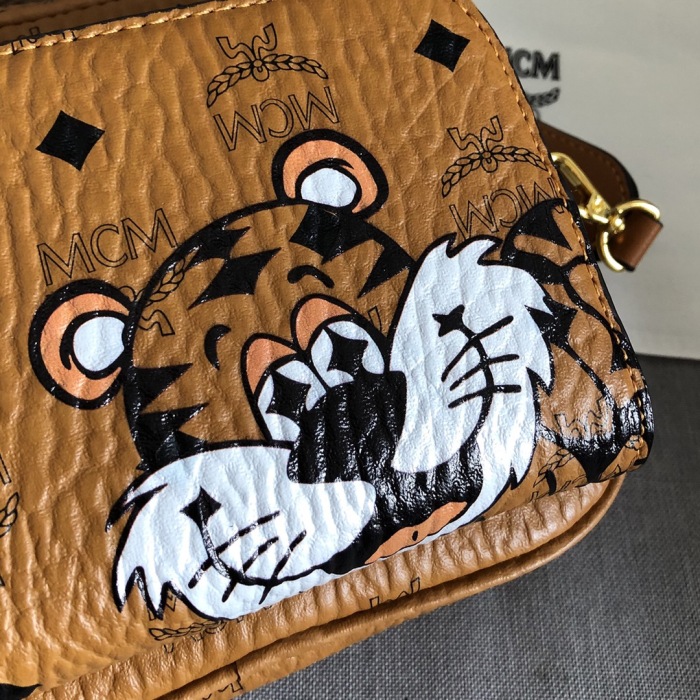 M*CM Bag Top Quality 22*15*9CM