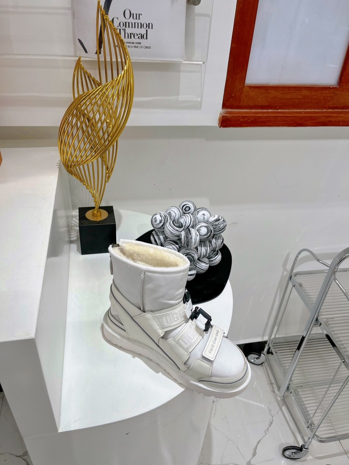 Women U*GG Top Sneaker