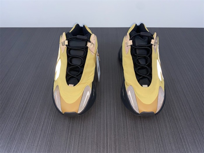 Yeezy Boost 700 MNVN “Honey Flux” GZ0717