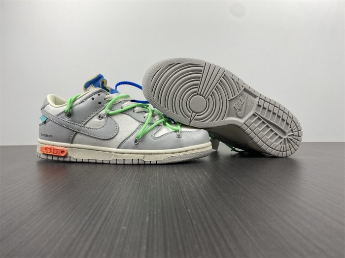 O*ff-W*hite x Nike Dunk Low