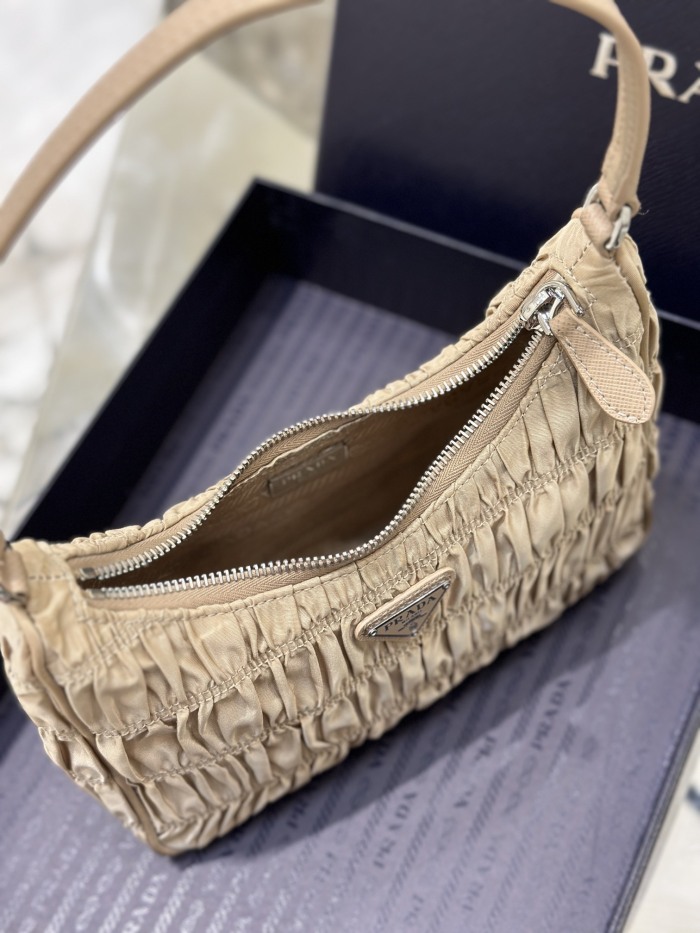 P*rada Top Bag 22*18*6CM