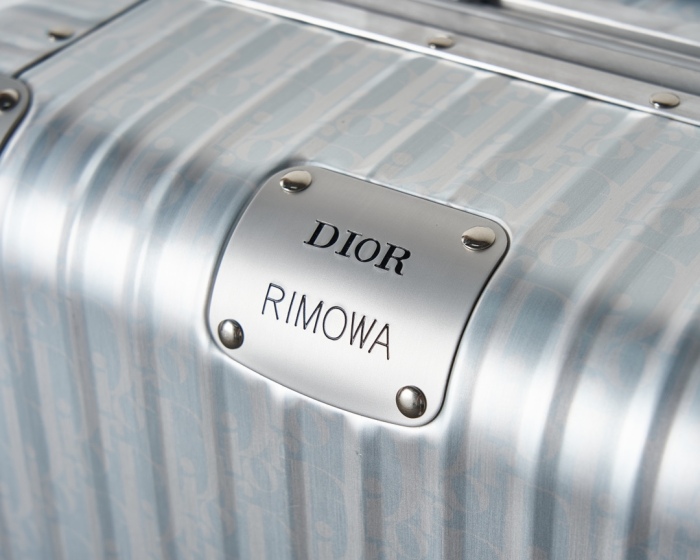 Luggage ask price on whatsapp