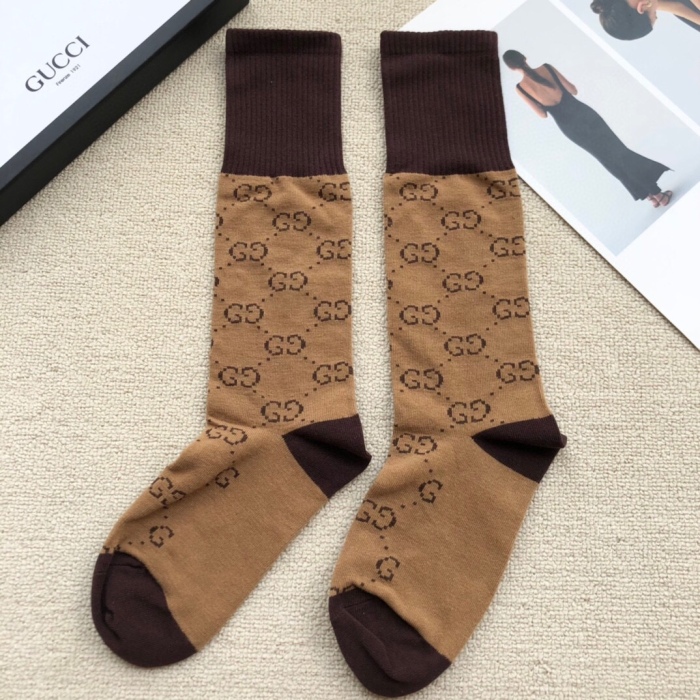 Socks 2 pairs