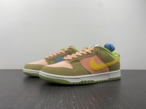 NIKE DUNK LOW