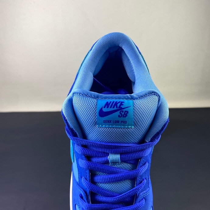 NIKE DUNK LOW
