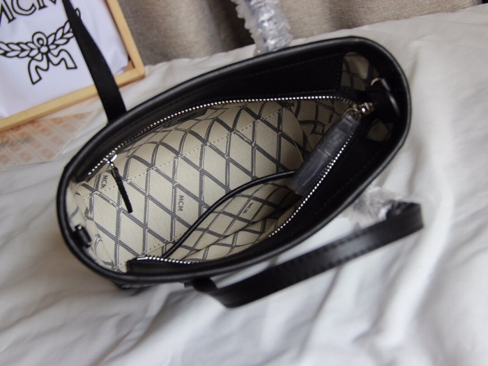 M*CM Bag Top Quality 18.5*19*9.5cm