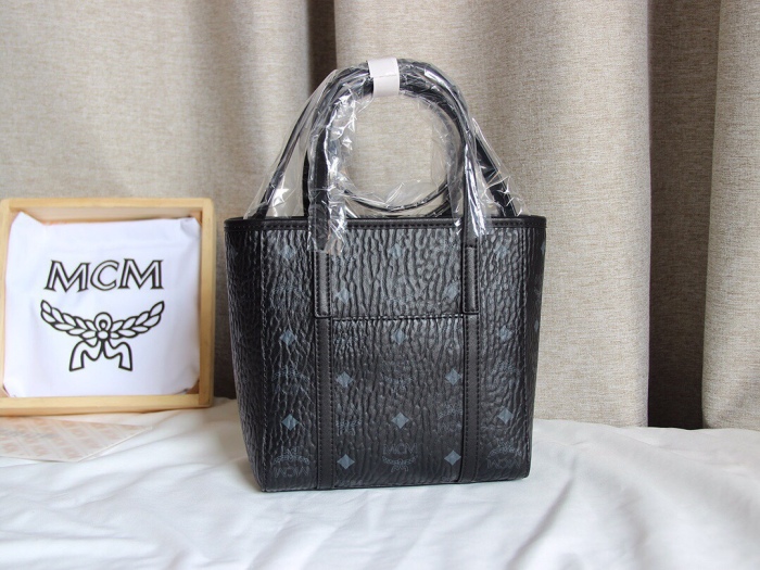 M*CM Bag Top Quality 18.5*19*9.5cm