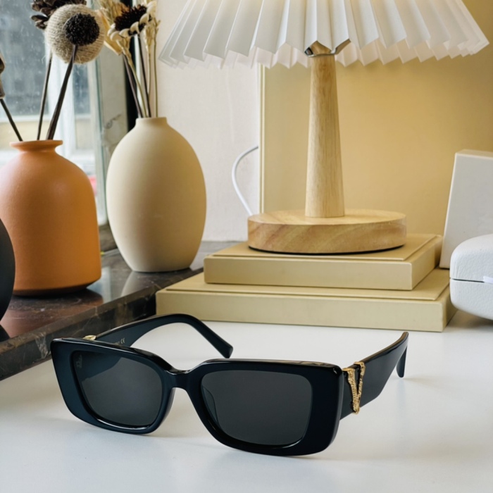 V*ersace Glasses Top