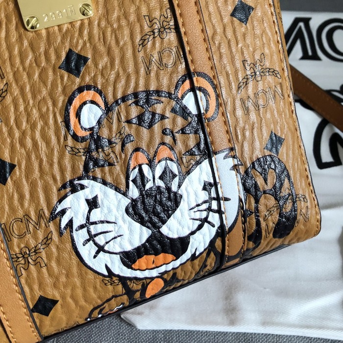 M*CM Bag Top Quality 18.5*19*9.5CM
