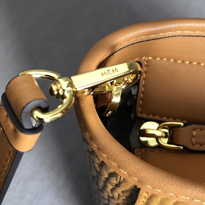 M*CM Bag Top Quality 18.5*19*9.5CM
