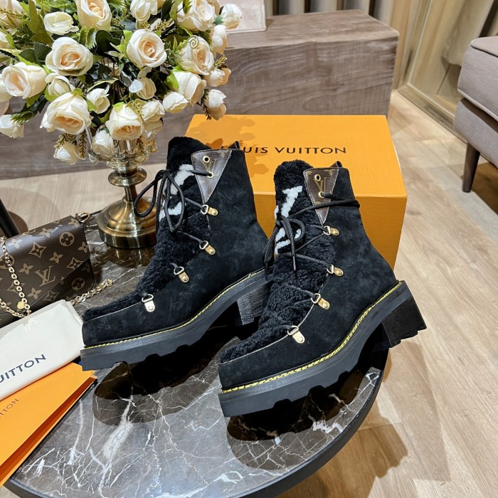 Women L*ouis V*uitton Top Sneakers