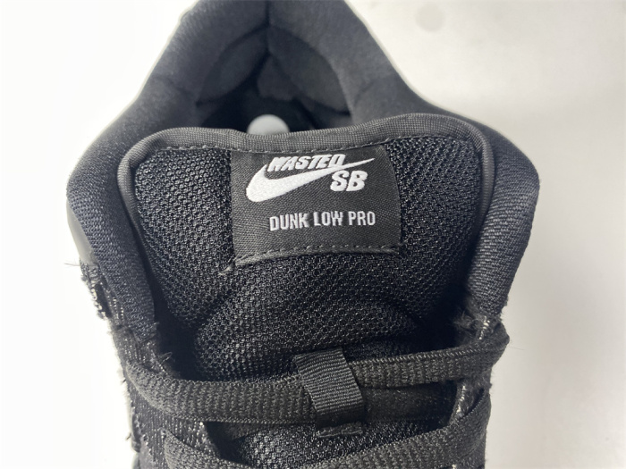 Verdy x Nike SB Dunk Low DD8386-001