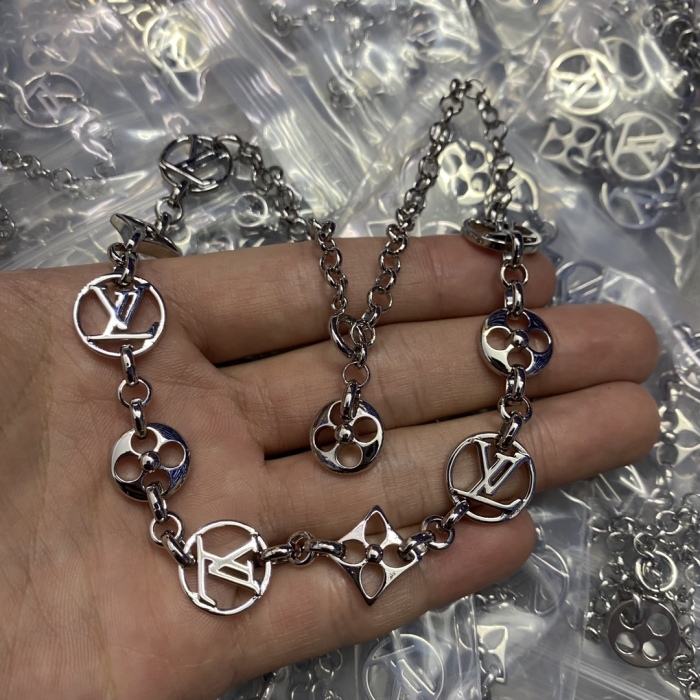 Necklace001
