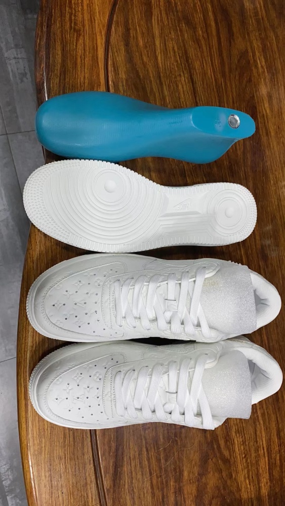 O*ff-W*hite x Nike Air Force 1 x L*V Low