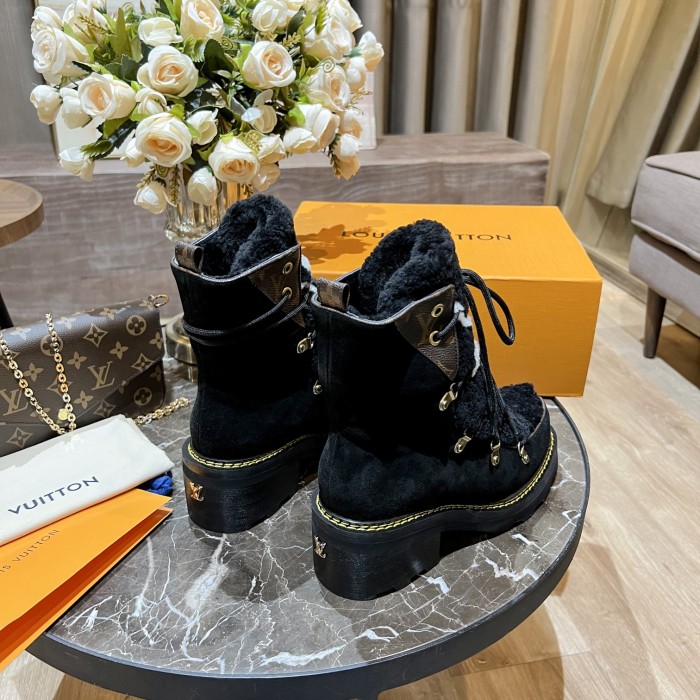 Women L*ouis V*uitton Top Sneakers