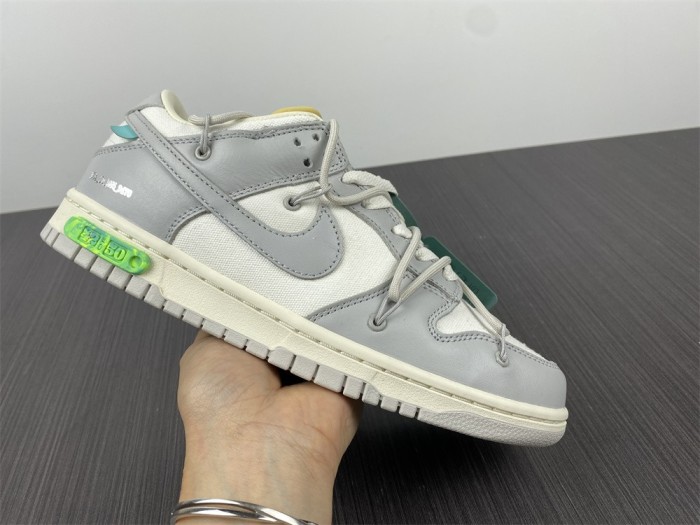 O*ff-W*hite x Nike Dunk Low