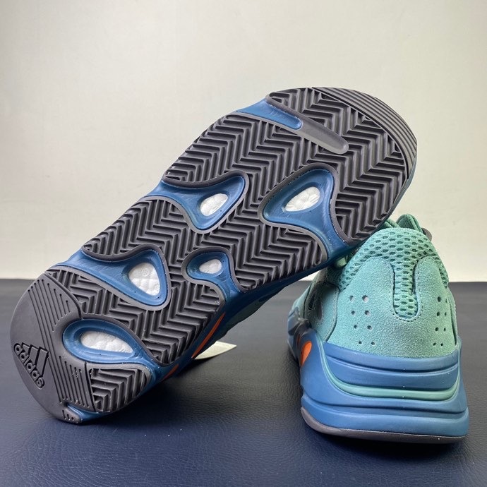Yeezy Boost 700 GZ2002