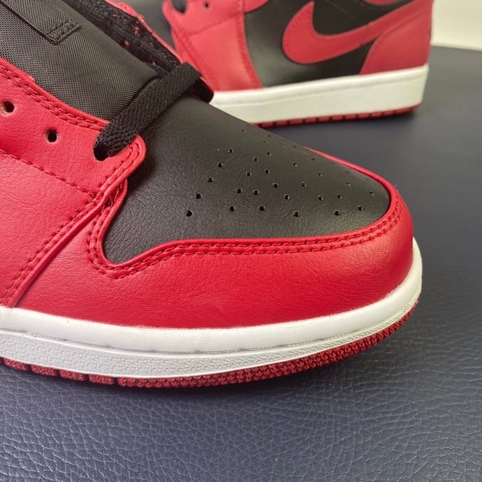 Air Jordan 1 Low