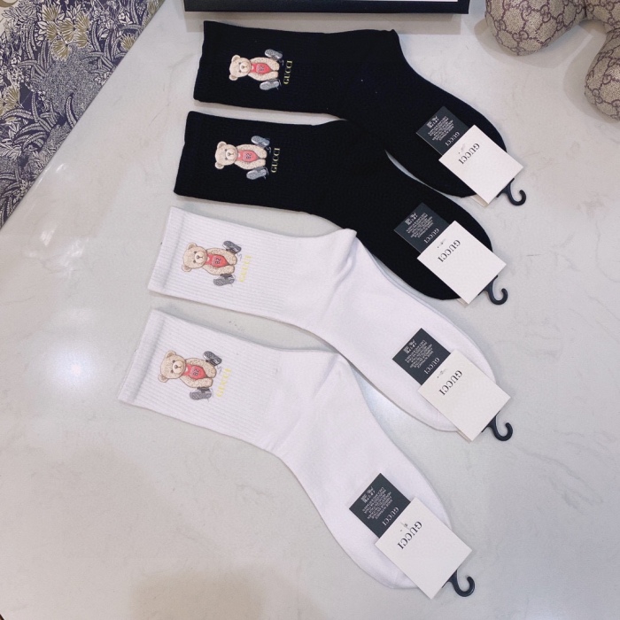 Socks 4 pairs