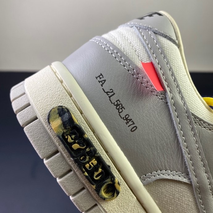 O*ff-W*hite x Nike Dunk Low