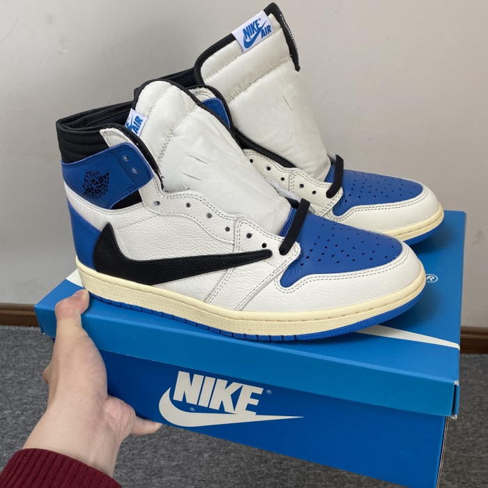 Air Jordan 1 Travis Scott DH3227-105