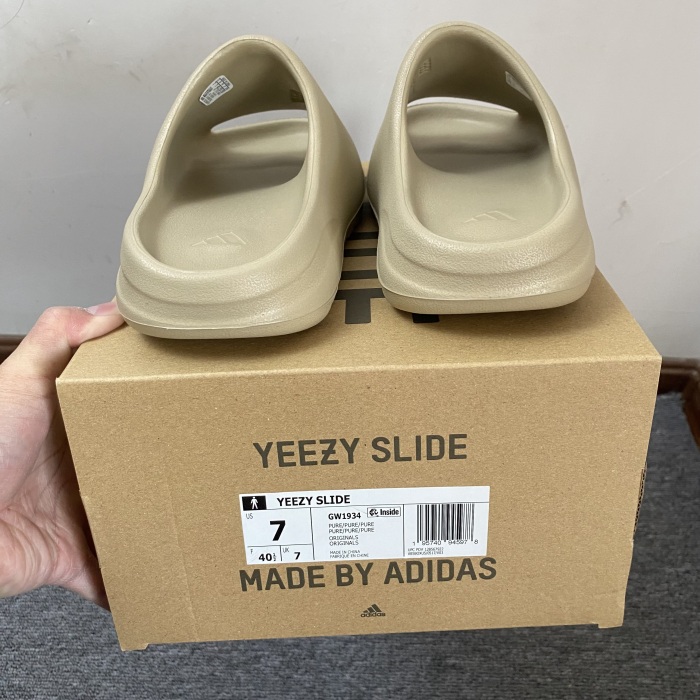 Yeezy Slide Pure GW1934