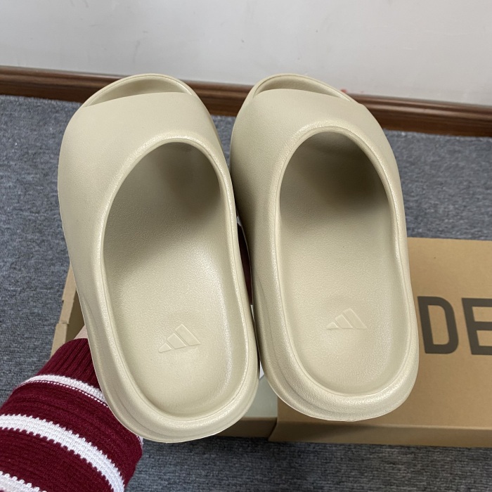 Yeezy Slide Pure GW1934