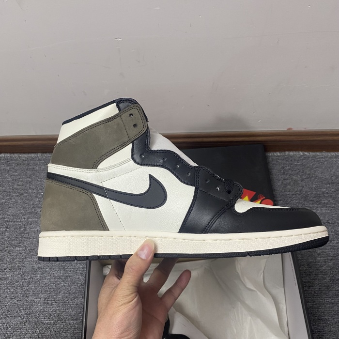 Air Jordan 1 High OG Dark Mocha 555088-105