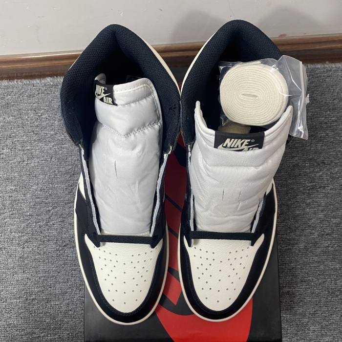 Air Jordan 1 High OG Dark Mocha 555088-105