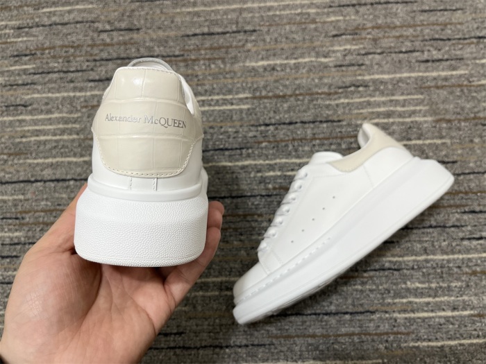 Men Women A*lexander M*cqueen Top Sneaker  S2302248304