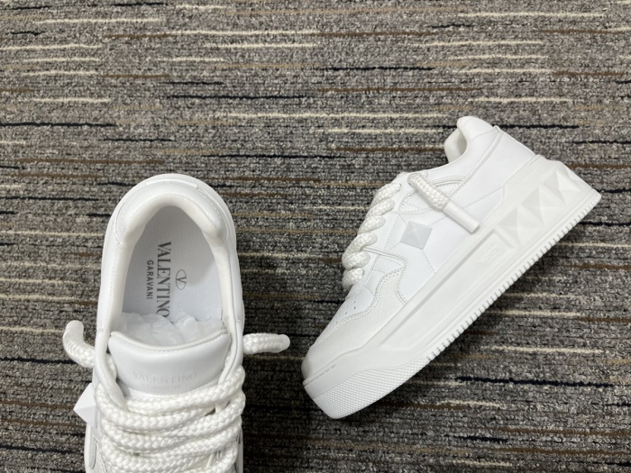 Men Women 𝑉*𝐴𝐿𝐸𝑁𝑇𝐼𝑁𝑂 Top Sneakers
