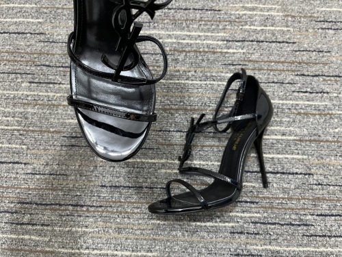 Women Y*SL Top Pumps