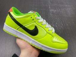 N*ike D*unk Low “Glow in the Dark” FJ4610-702