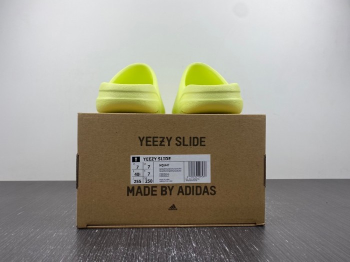 Yeezy Slide HQ6447