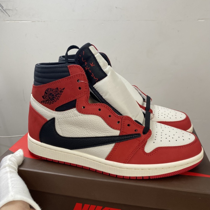 Air Jordan 1  High OG Travis Scott CD4487-100