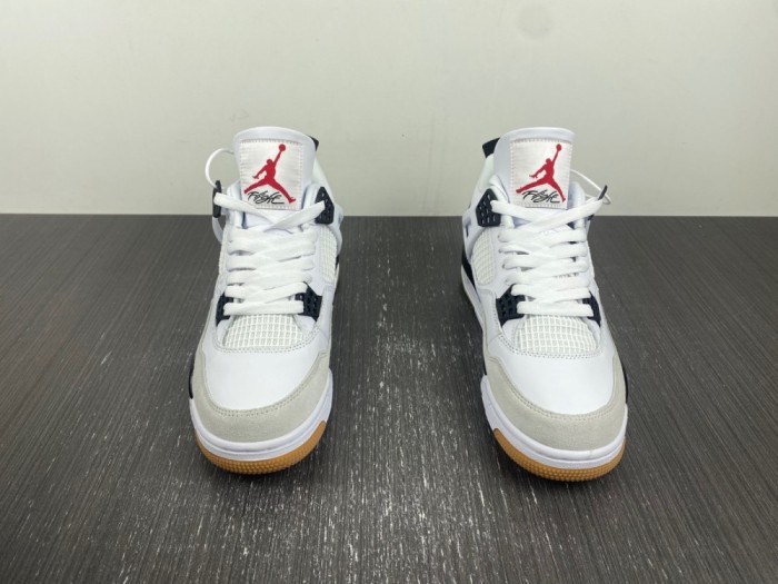 N*ike SB x A*ir J*ordan 4 DR5415-100