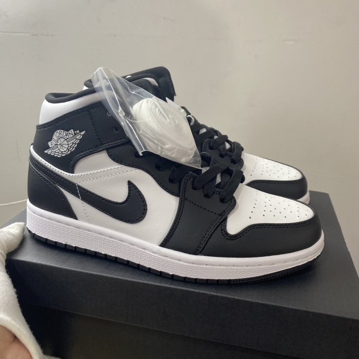 Air Jordan 1 Mid “Panda DV0991-101