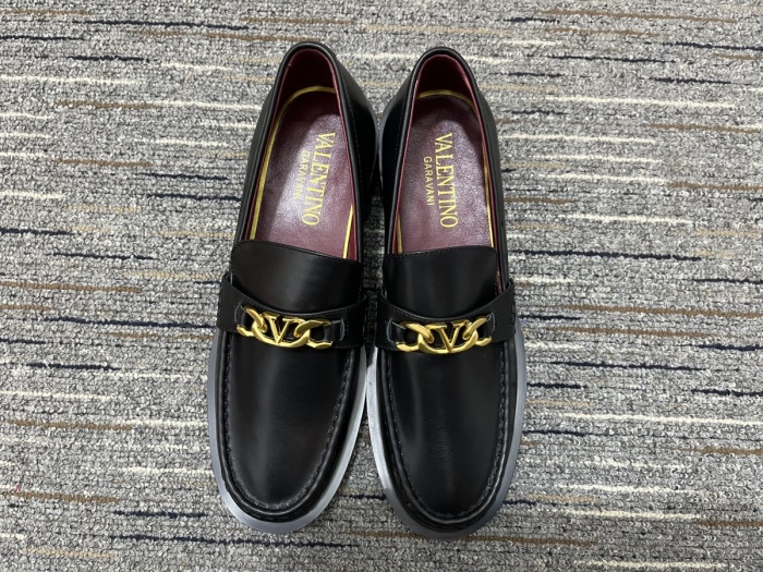 Women 𝑉*𝐴𝐿𝐸𝑁𝑇𝐼𝑁𝑂 Top Sneakers