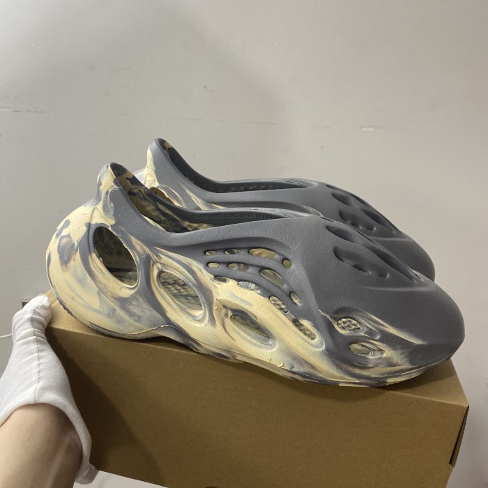 Yeezy Foam Runner  GV7904