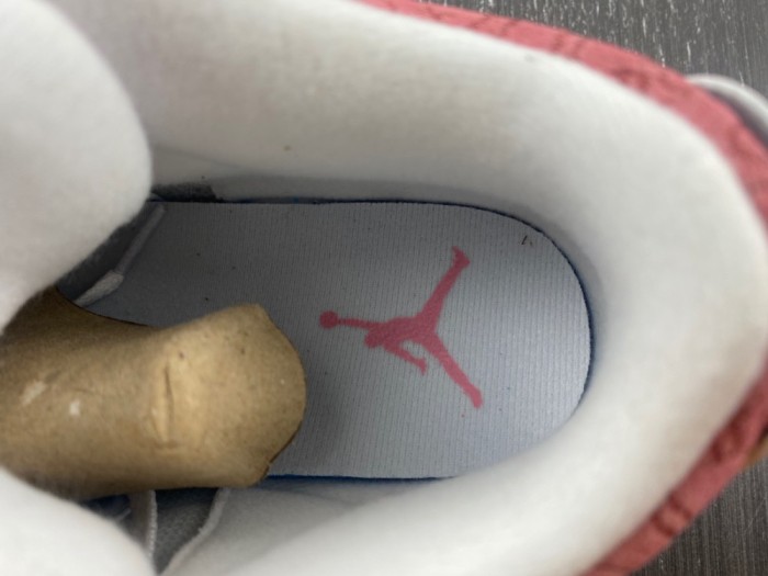 Air Jordan 3 CT8532-126