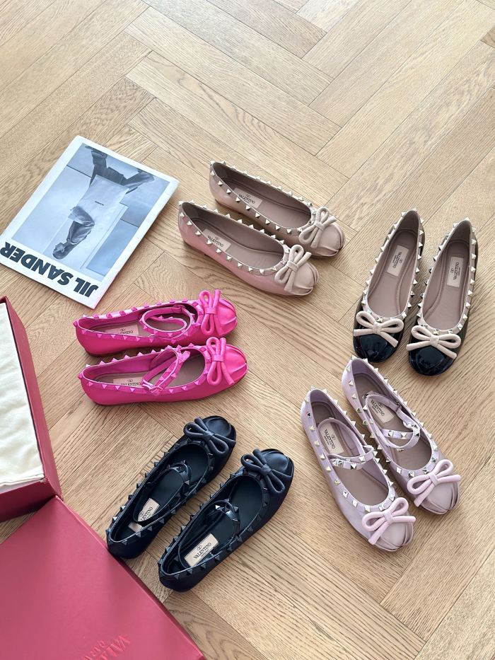 Women V*alentino Top Quality Sandals