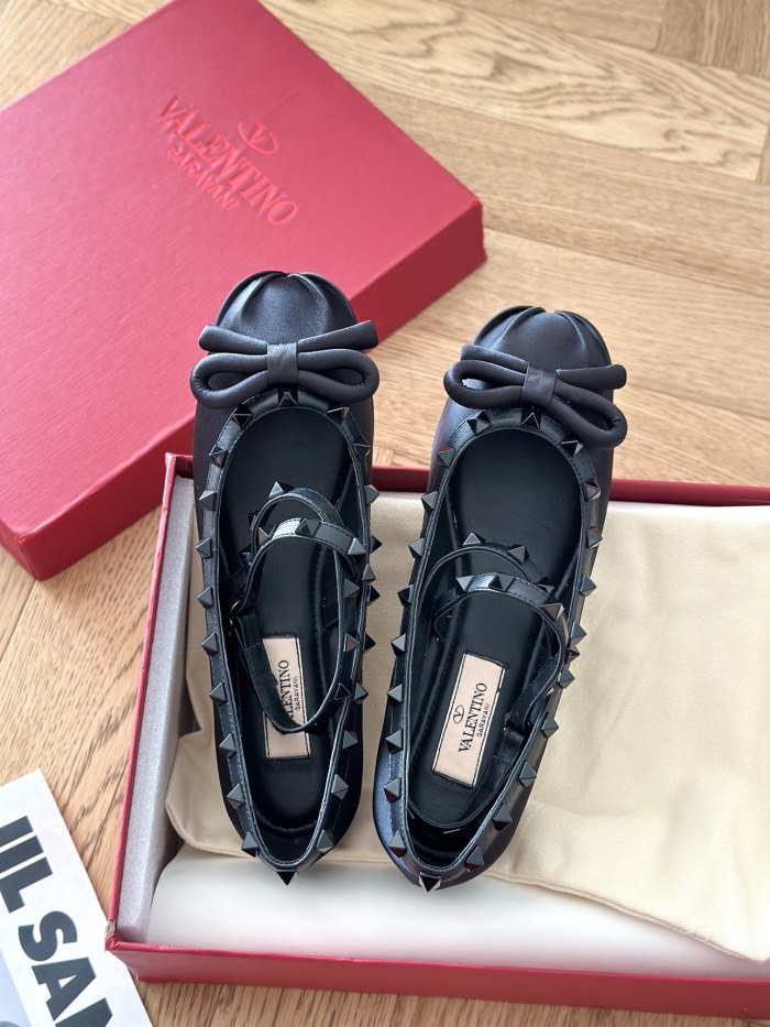 Women V*alentino Top Quality Sandals