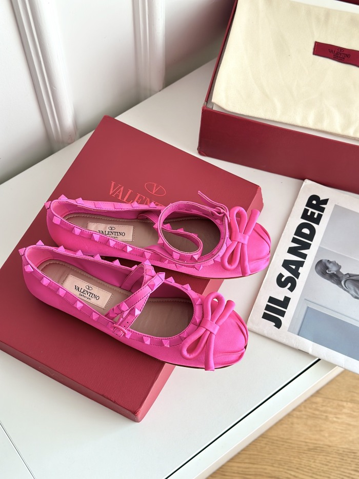 Women V*alentino Top Quality Sandals