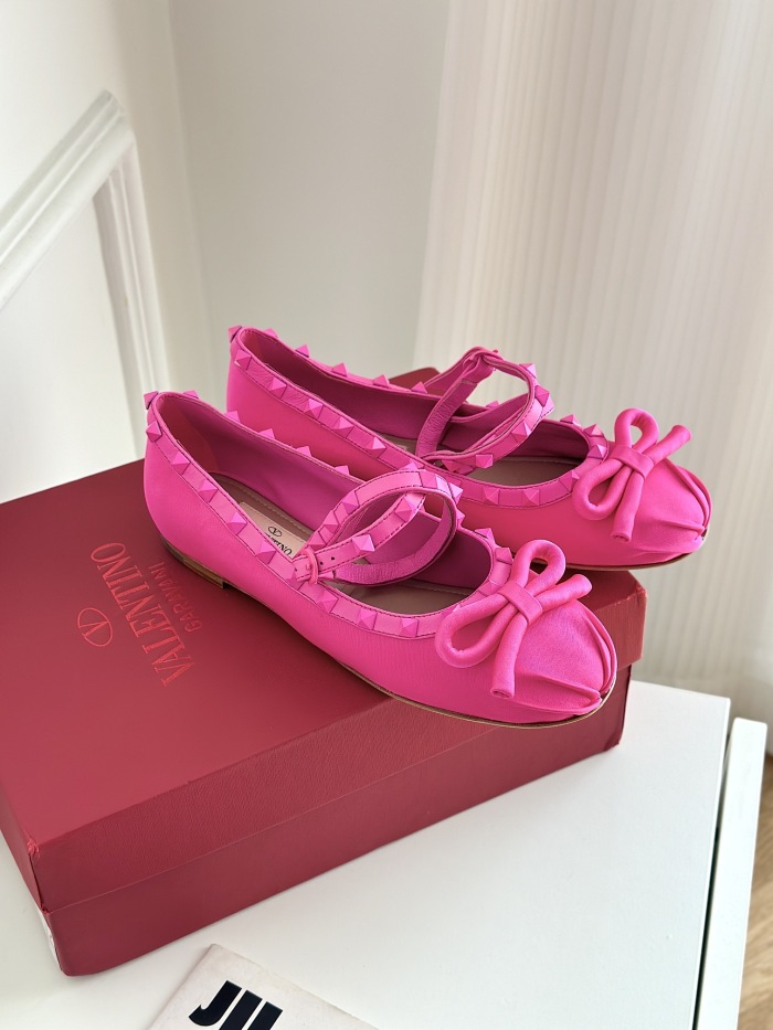 Women V*alentino Top Quality Sandals