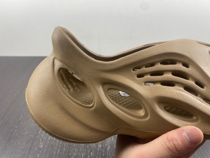 a*didas Yeezy Foam Runner “Flax”  GV6842
