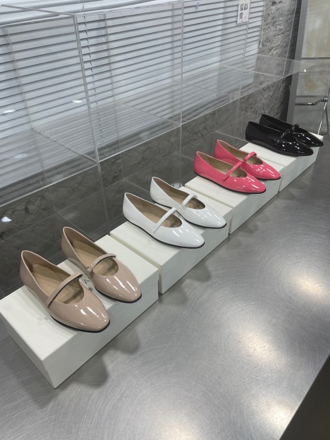 Women  B*y far Top Sandals