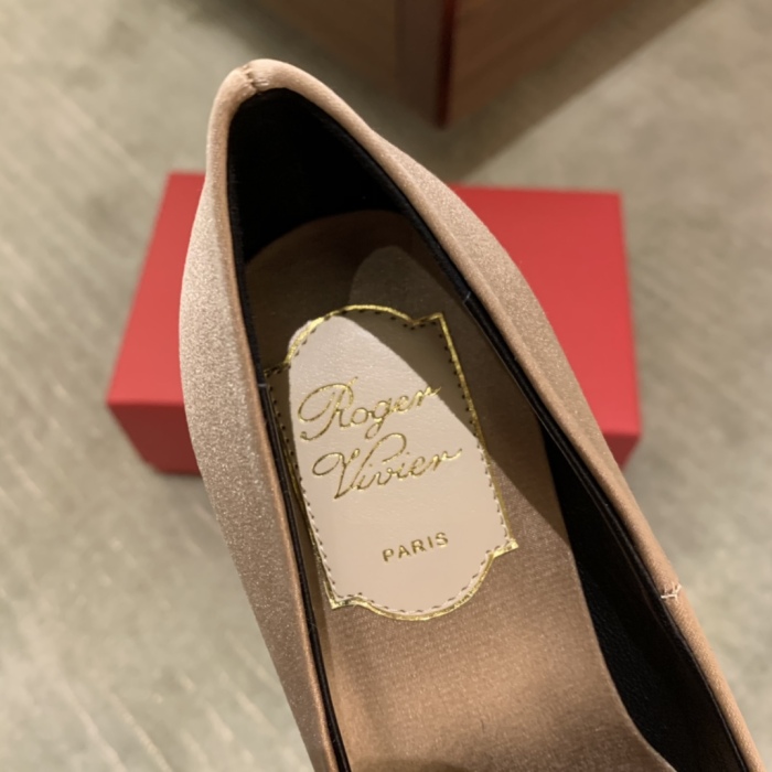 Women  R*oger V*ivier Top Sandals