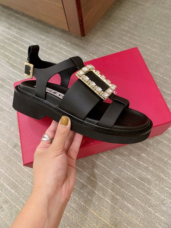 Women  R*oger V*ivier Top Sandals