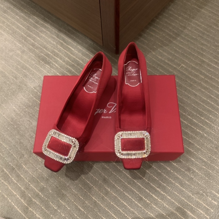 Women  R*oger V*ivier Top Sandals