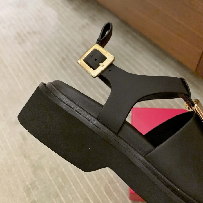 Women  R*oger V*ivier Top Sandals